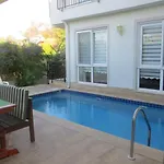 וילה Villasevval-sleeps8-pool-bbq-ac-near Centre *