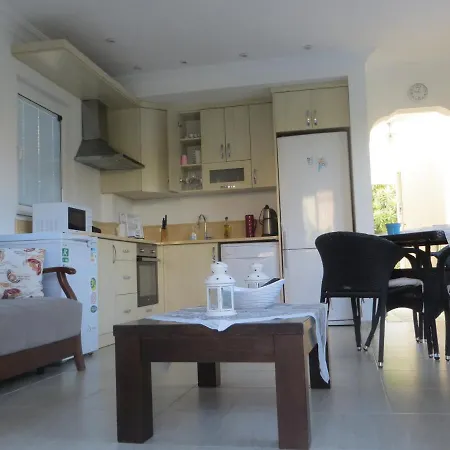 Villasevval-sleeps8-pool-bbq-ac-near Centre Willa *