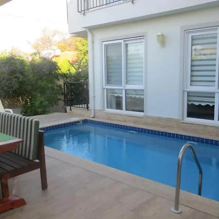 Willa Villasevval-sleeps8-pool-bbq-ac-near Centre *