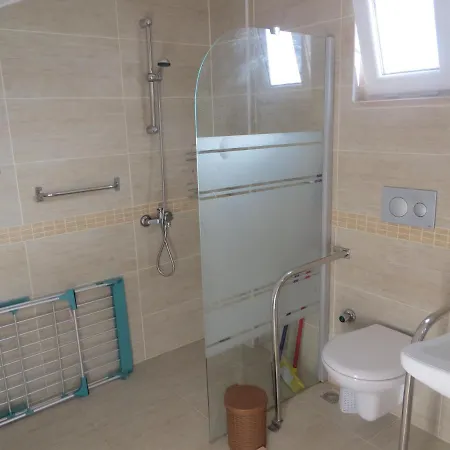 Villasevval-sleeps8-pool-bbq-ac-near Centre