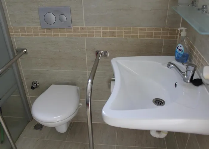 Villasevval-sleeps8-pool-bbq-ac-near Centre * Дальян