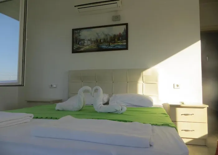 Villasevval-sleeps8-pool-bbq-ac-near Centre *