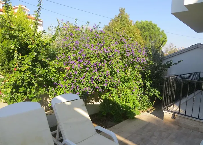 Villasevval-sleeps8-pool-bbq-ac-near Centre